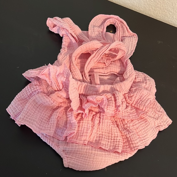One sweet peach ruffle bubble 6-12m - Picture 3 of 6